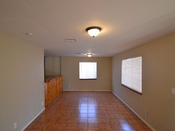4th image of 4401 N 83rd Dr