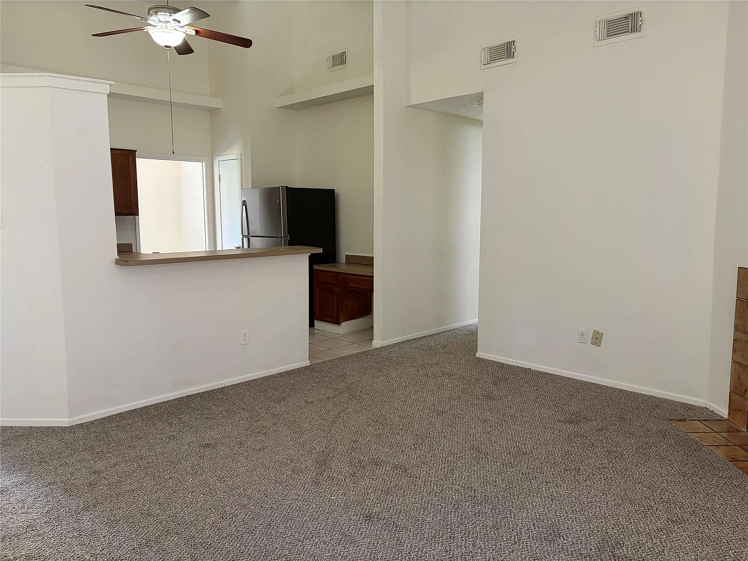 2 bed, 2.0 bath, 1244 sqft, $1,600 — Photo 2