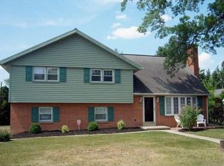 2425 Mayfair Dr, Lancaster, PA 17603