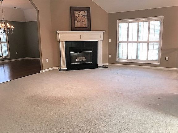 3rd image of 111 Wood Creek Dr