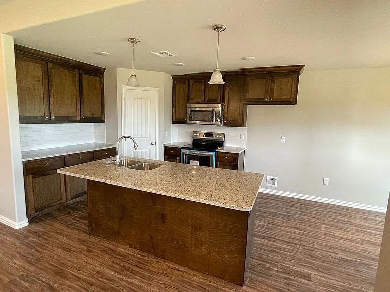115 Santa Monica Ave — Photo 3