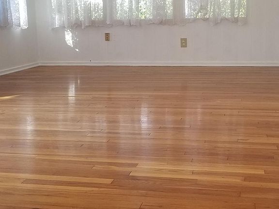 5th image of 651 N Main St #House