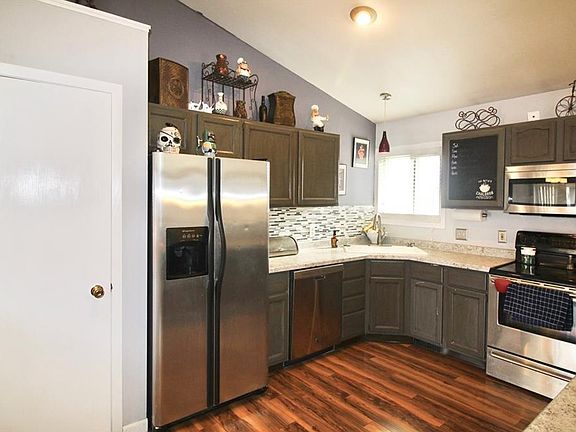 4th image of 725 Barnwood Pl