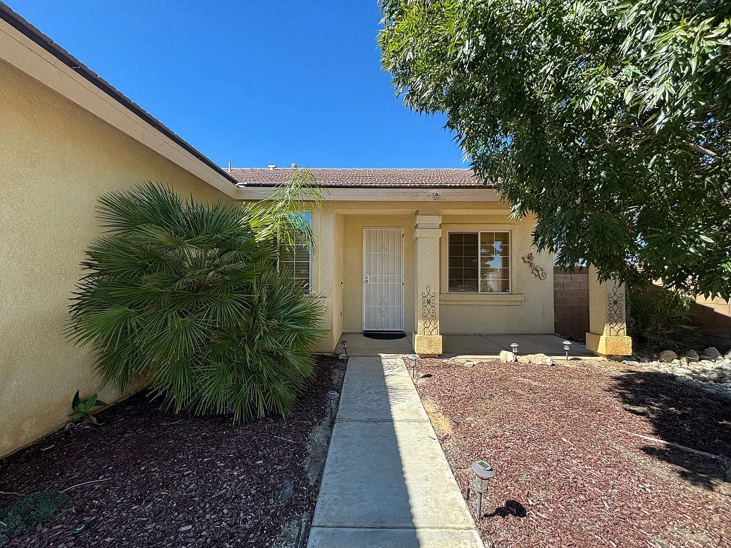 Beautiful West Lancaster Home — Photo 3