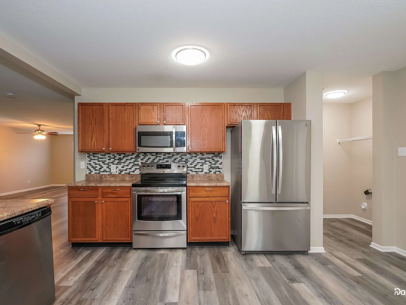 4 bed, 2.5 bath, 2262 sqft, $2,055 — Photo 2