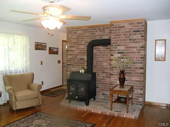 LR with working wood stove