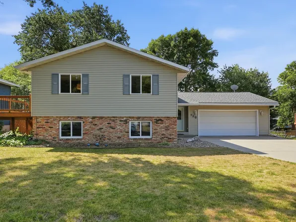 736 11th St N, Sauk Rapids, MN 56379