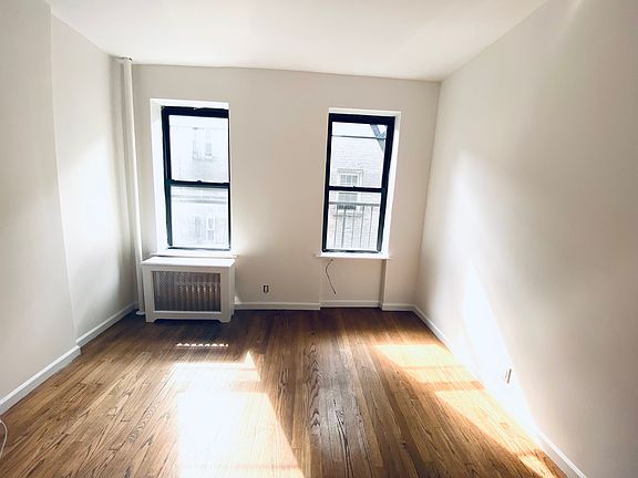3rd image of 124 Mac Dougal St #15A