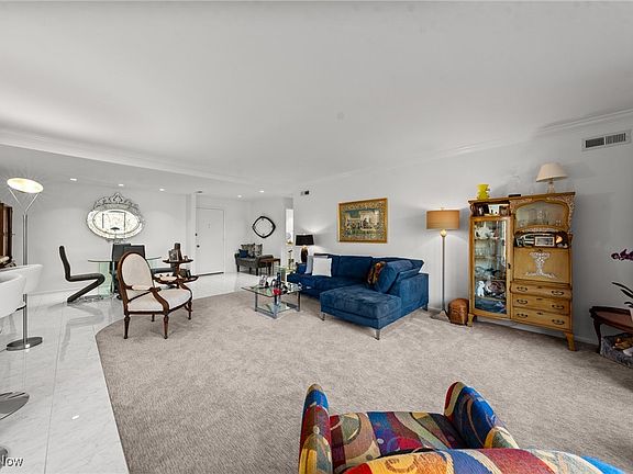 4th image of 25805 Fairmount Blvd APT 305