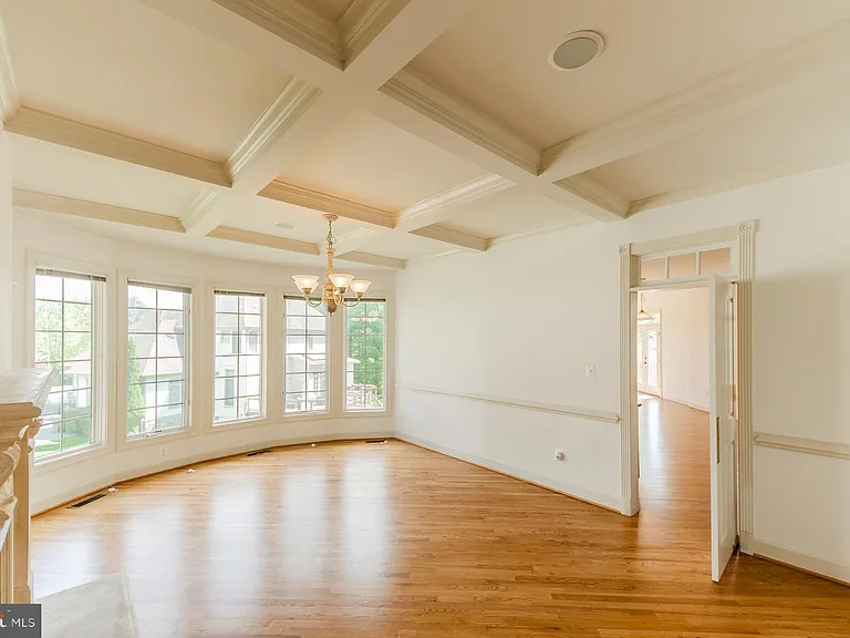 9005 Edgepark Rd — Photo 10