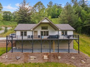 68 Clear View Dr, Mars Hill, NC 28754