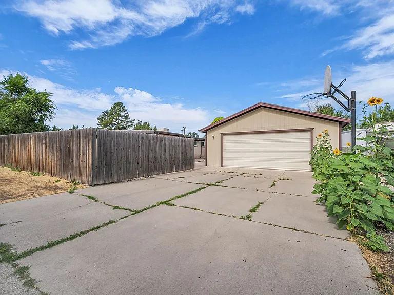 2189 E 6675 S — Photo 25