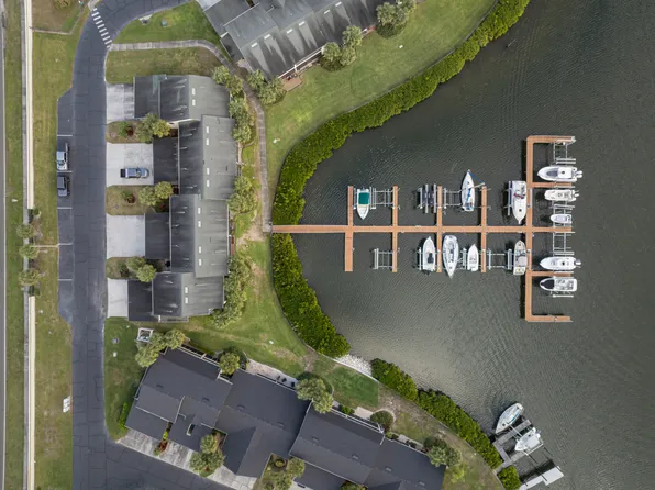 634 Yardarm Dr, Apollo Beach, FL 33572