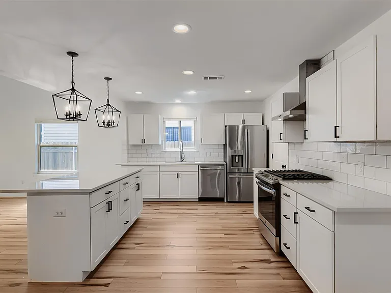 2608 Piping Rock Trl — Photo 11