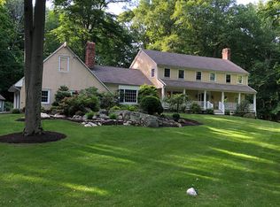 63 Red Fox Ln, Trumbull, CT 06611