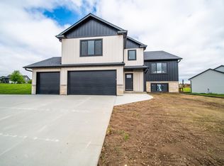 11251 Wisdom Ct SE, Chatfield, MN 55923