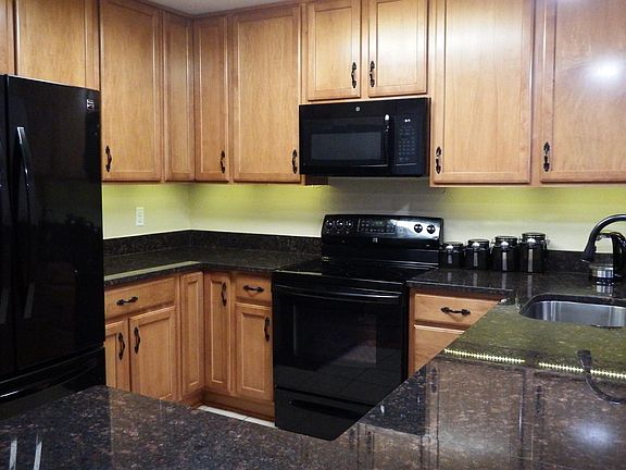 3rd image of 6108 Old Landing Way #65