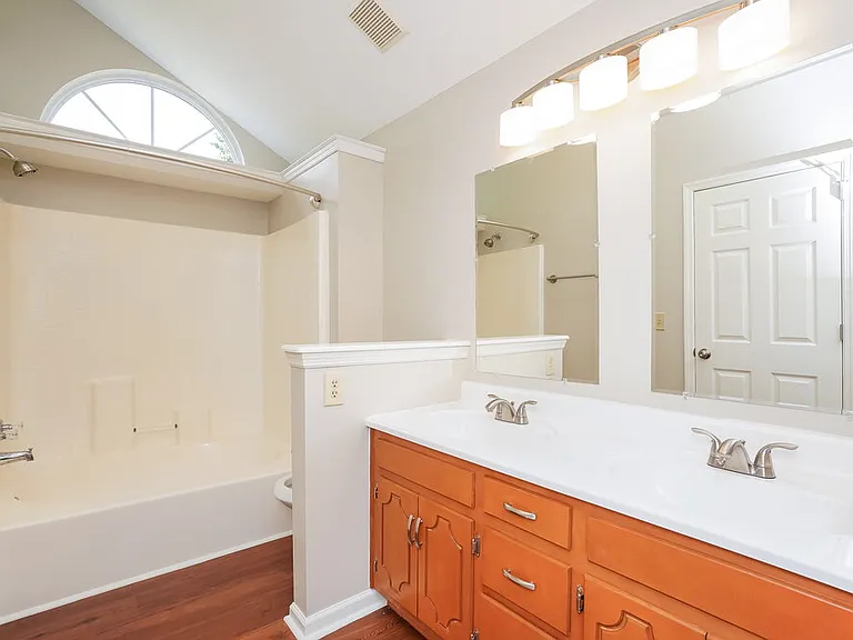 1019 Cedar Creek Village Rd — Photo 10