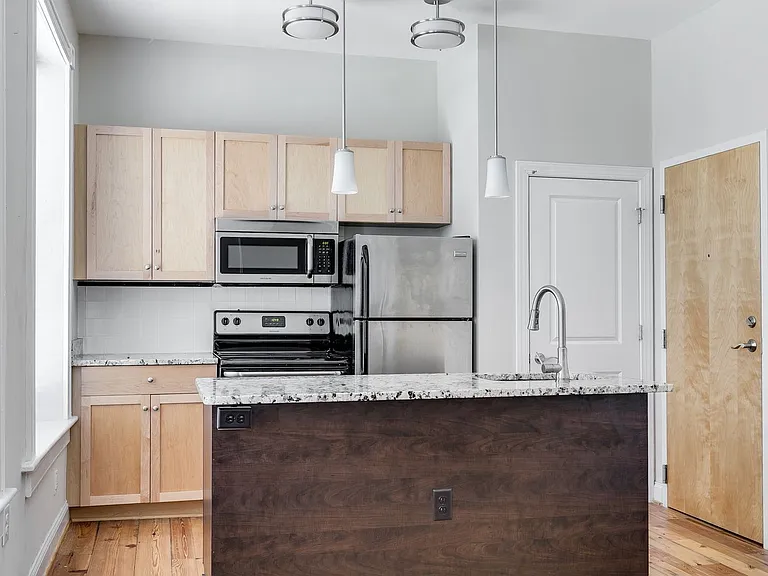 1710 E Franklin St — Photo 22