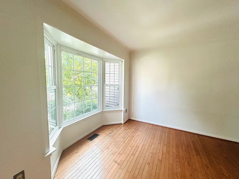 6072 Clay Spur Ct — Photo 3