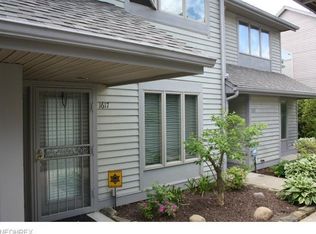 1615 N Pointe Dr NW, Canton, OH 44708