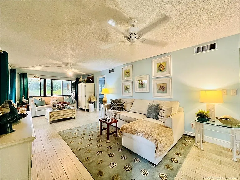 10044 S Ocean Dr #102 — Photo 32