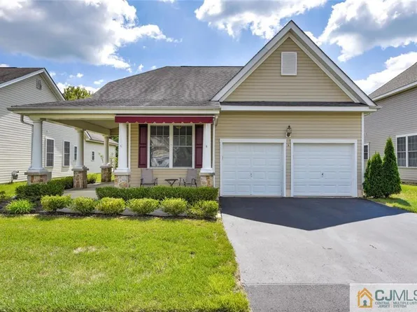 9 Hagerty Ln, Cranbury, NJ 08512