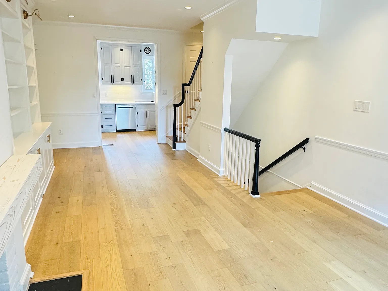 2 bed, 1550 sqft, $5,540 — Photo 4