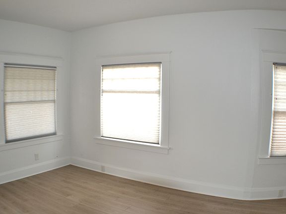 3rd image of 774 Dawson Ave