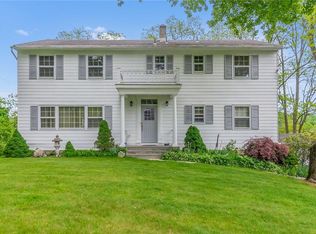 14 Pouting Rock Rd, Mahopac, NY 10541