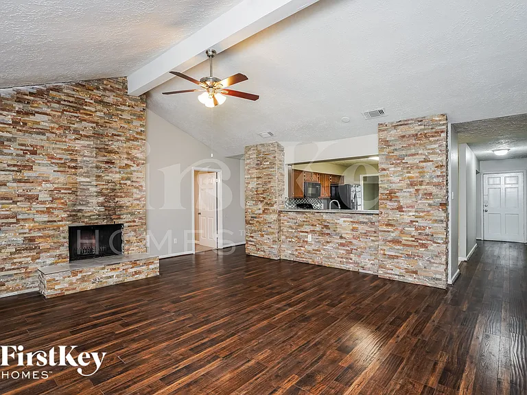 17927 Lake Manor Dr — Photo 4
