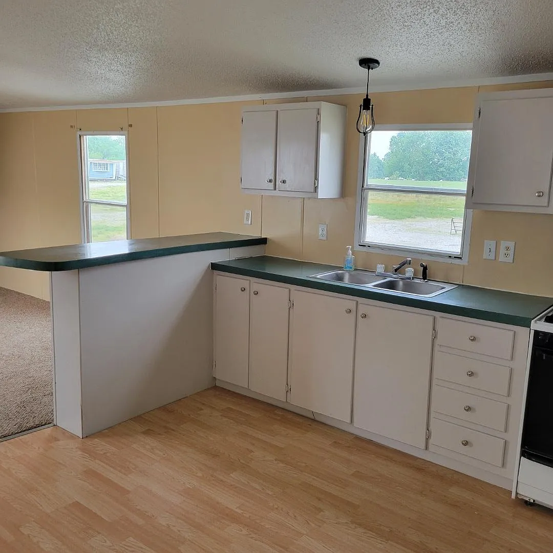 32870 Waverly St — Photo 4