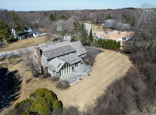 9636 N Lamplighter Ln, Mequon, WI 53092