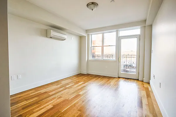 Rented by Lodger Corp | media 10