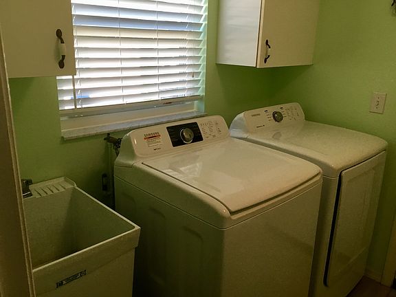 New washer/dryer/window/blin