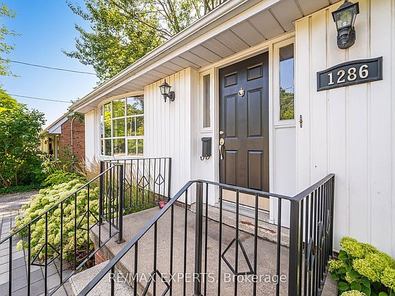 4th image of 1286 Kipling Ave