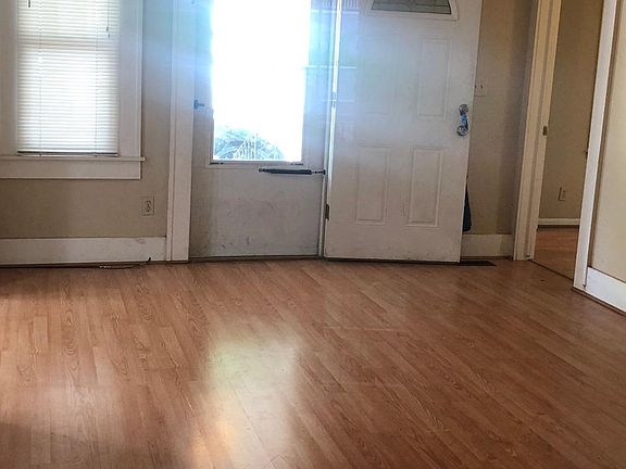 4th image of 309 W Elm Ave