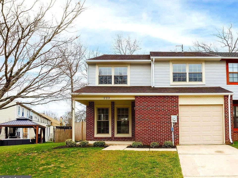 1st image of 223 Foxwood Ln