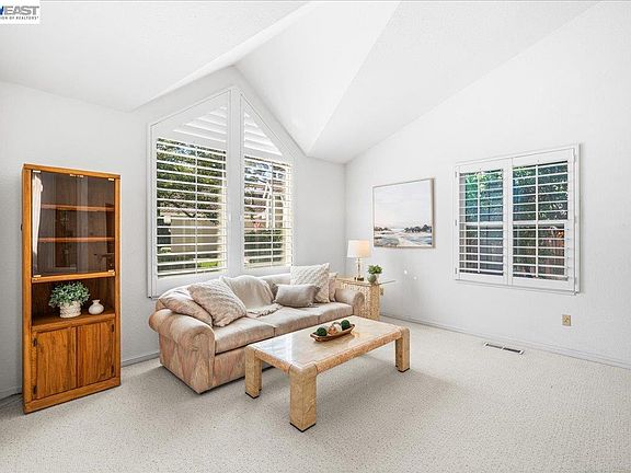 5th image of 4874 Cobbler Ct