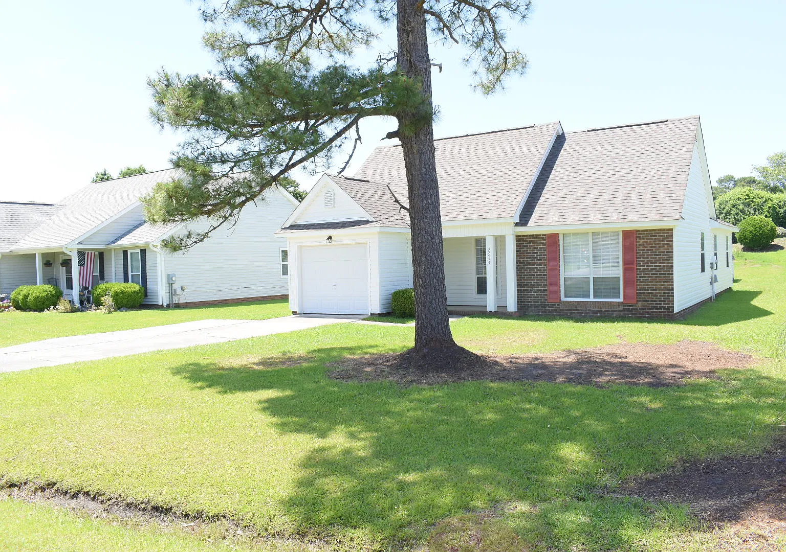 3 bed, 1142 sqft, $1,995 — Photo 2