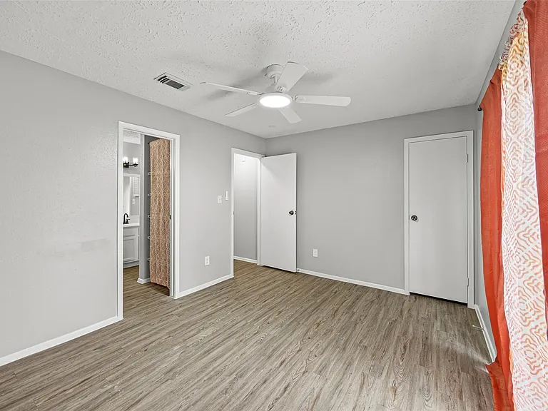 10066 Sharpton Dr — Photo 14