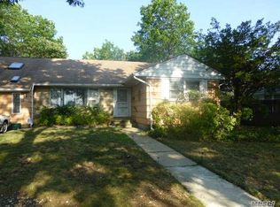 1249 Hawthorne Dr W, Wantagh, NY 11793