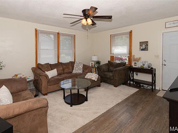 2nd image of 20 Janet Dr