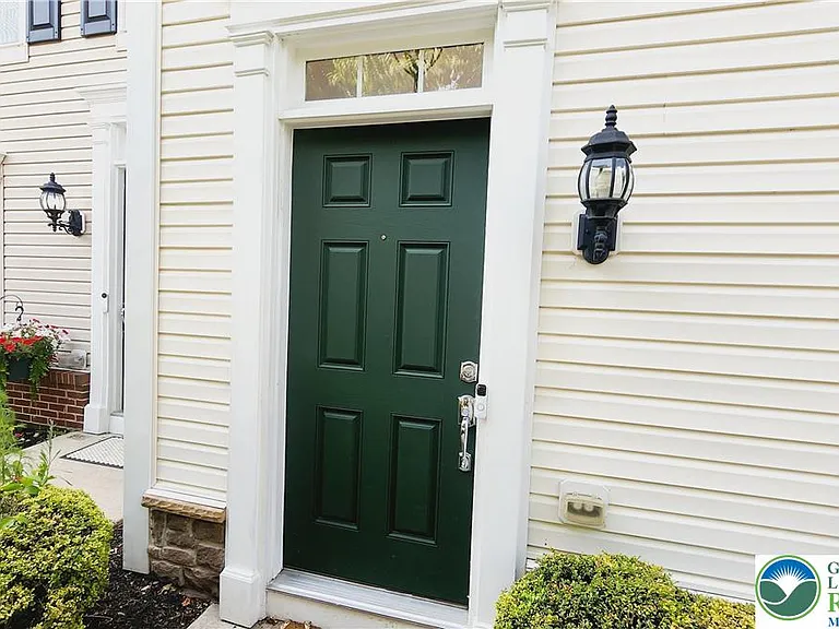 8507 Putnam Ct — Photo 2