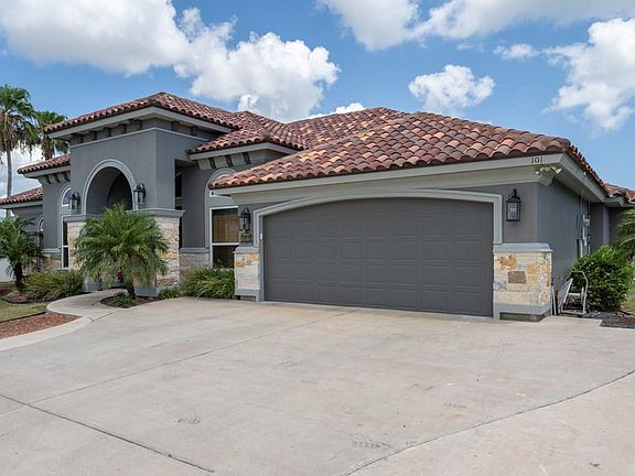 2nd image of 101 Oleander Dr