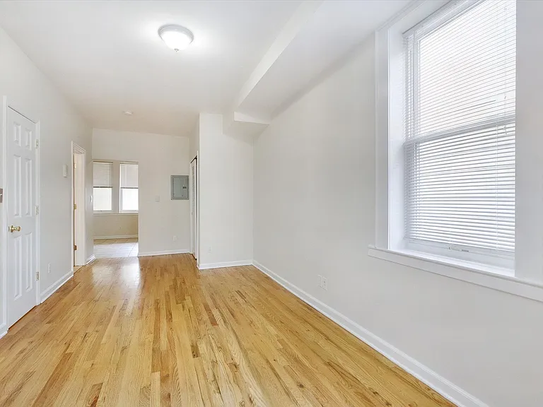 80 Pine St #2 — Photo 6