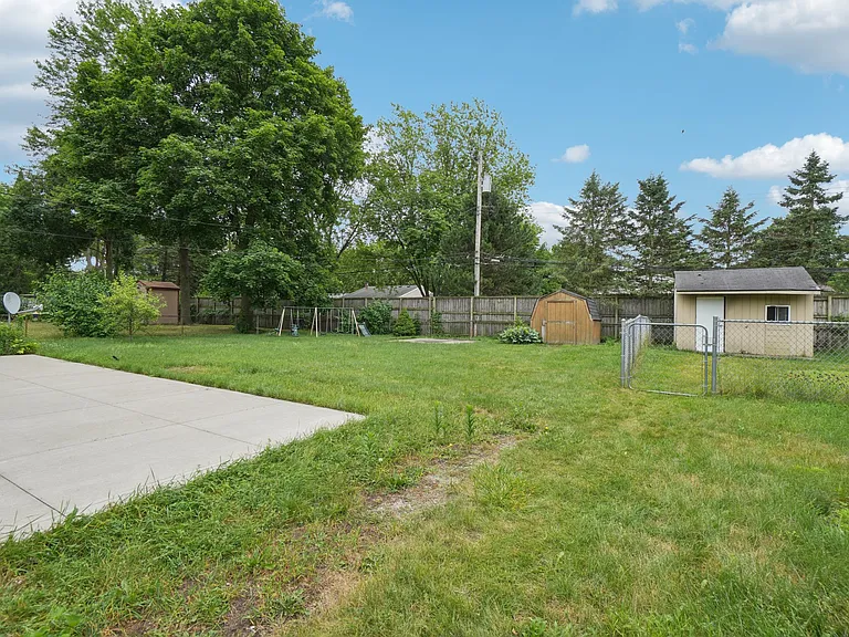 1096 Truwood Dr — Photo 28