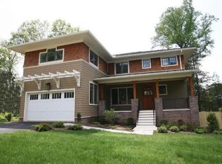 921 Park St SE, Vienna, VA 22180