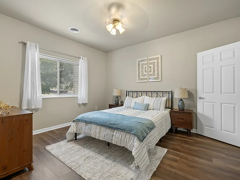 2bd 2ba - Premium Unit