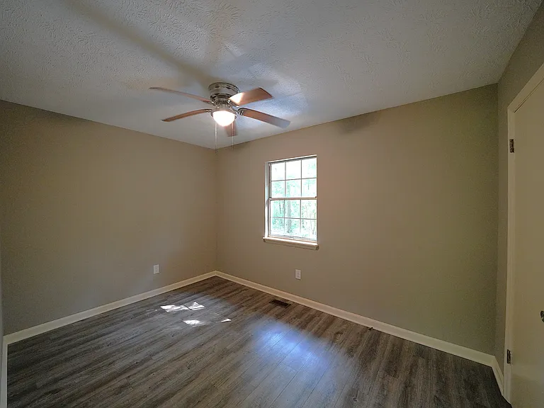 583 Center Point Rd #B — Photo 20